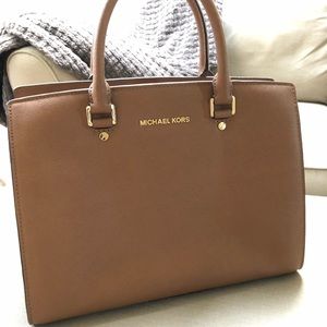 Michael Kors Tote